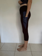 Load image into Gallery viewer, Black Leggings with Pocket Pattern - Blue Scribble